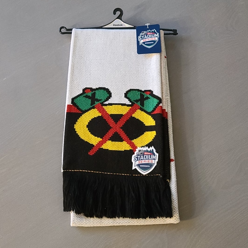 Chicago Blackhawks Reebok Scarf Stadium Series